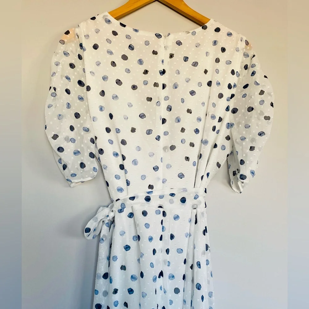 NWT! DKNY Midi White and Blue Polka Dots Wrap Dress with Puff Sleeves! Size 14W! - Picture 9 of 12